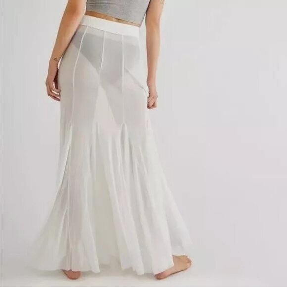 NWOT Free People Godet Girl Mesh 1/2 Slip - Picture 4 of 5